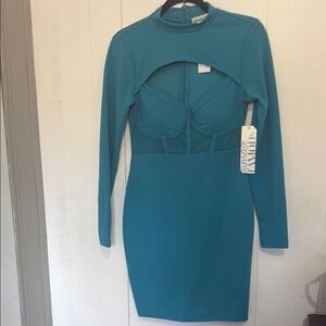 Almost Famous Green Long Sleeve Mock Neck Bodycon Dress. Stretchy